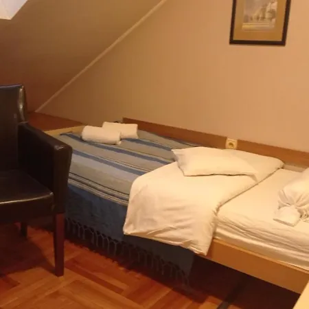 Car Royal And 4* Novi Sad