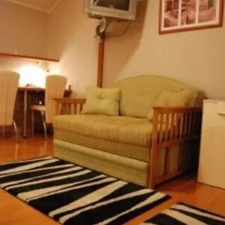 Car Royal And 4* Novi Sad