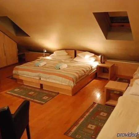 Car Royal And 4* Novi Sad