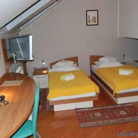 Car Royal And Pensionat 4*