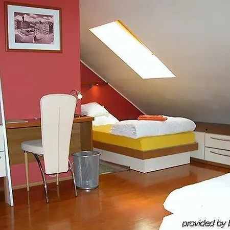 Car Royal And Pensionat Novi Sad